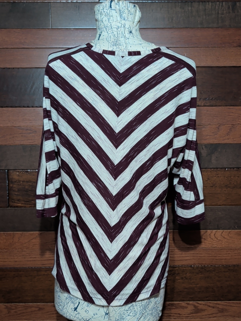 Apt. 9 Chevron V-Neck Tunic in Ivory & Burgundy - Picture 8 of 10